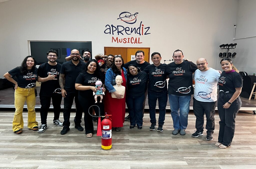 Aprendiz Musical promove treinamento de combate a incêndio e primeiros socorros