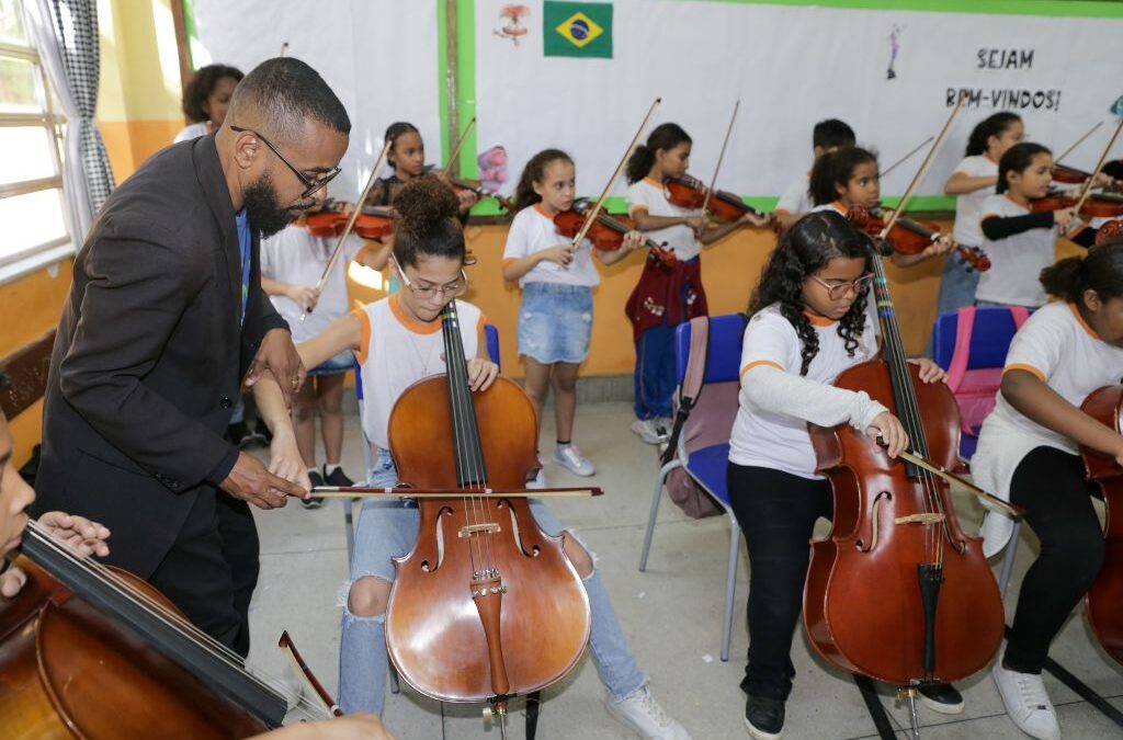 Aulas nas escolas e nos polos do Programa Aprendiz Musical recomeçam em março com novidades