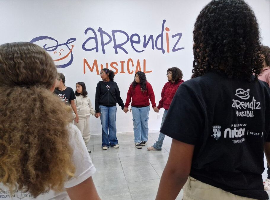 Oficina promove educação socioemocional para alunos dos polos do Aprendiz Musical
