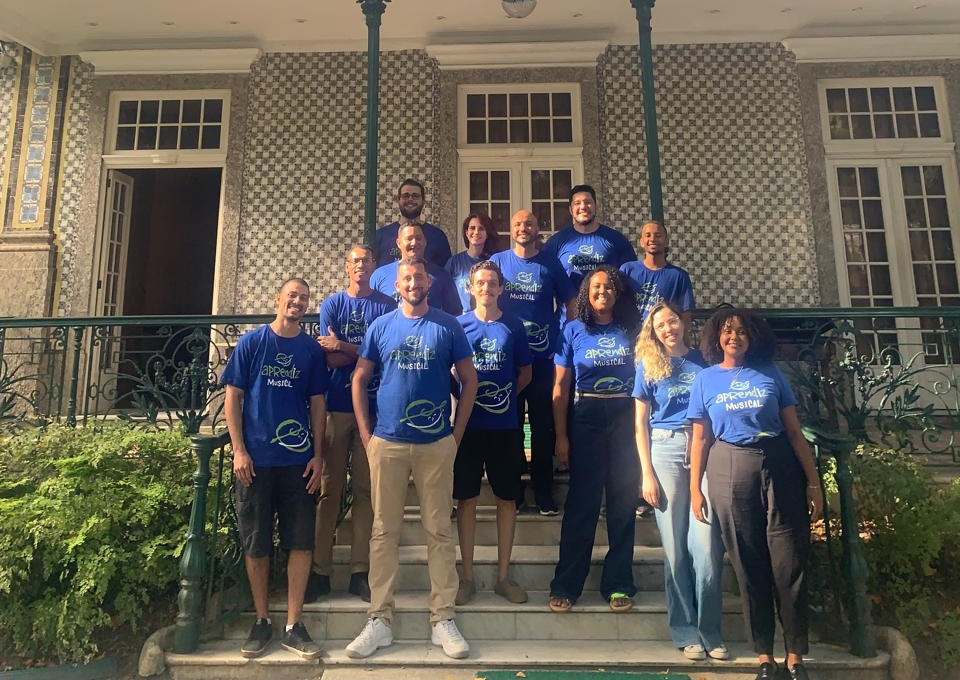 Aprendiz Musical promove reencontro de ex-alunos em celebração aos 25 anos do Programa