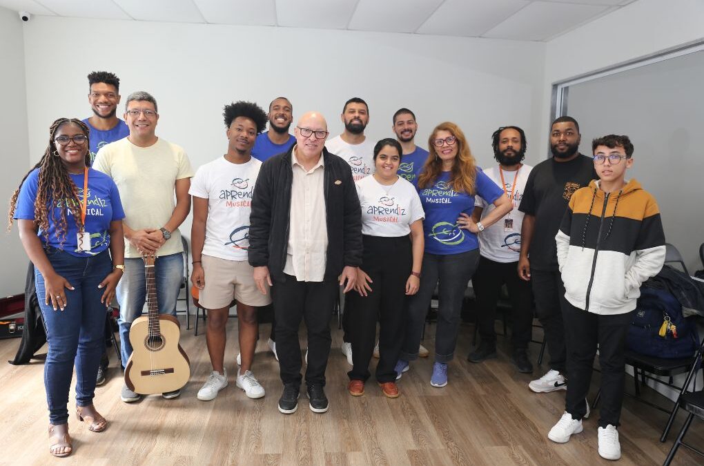 Programa Aprendiz Musical promove capacitação para professores de cordas