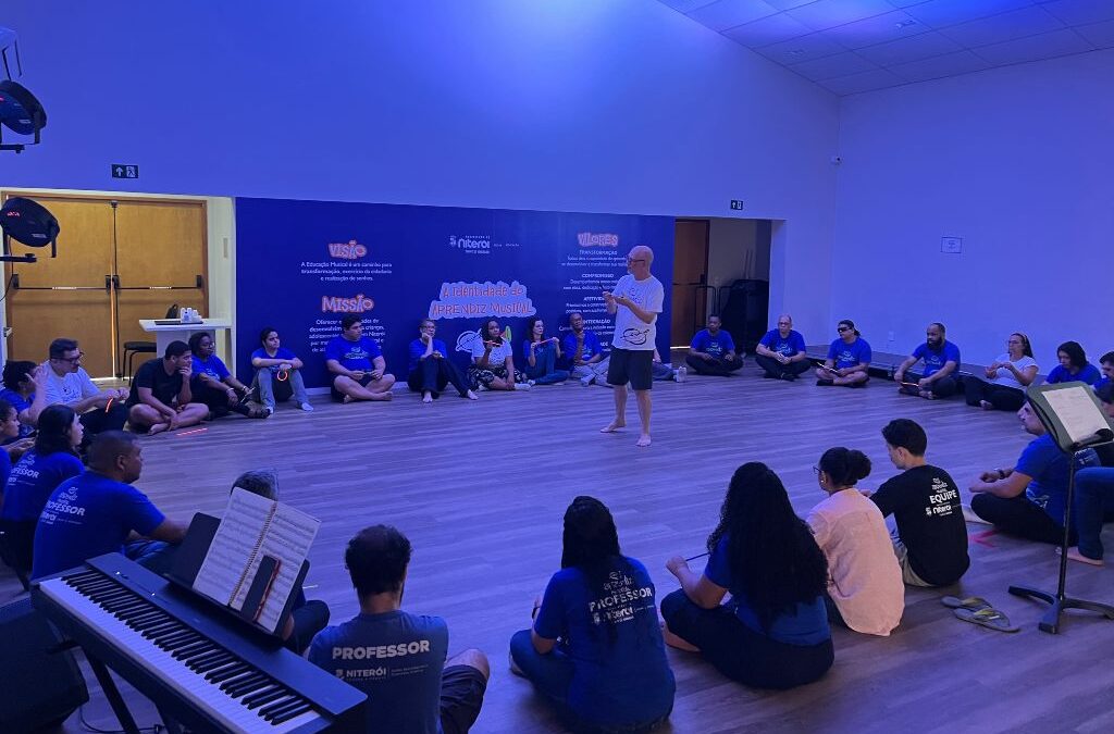 Professores do Aprendiz Musical participam de capacitação sobre abordagem Orff Schulwerk